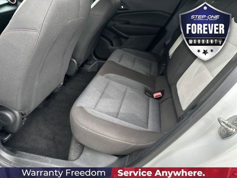 Used 2024 Chevrolet Trax RS FWD image 30