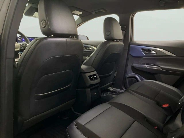 Used 2024 Chevrolet Equinox EV LT FWD image 19