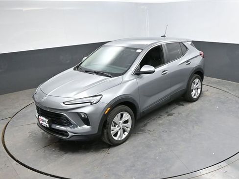 Used 2025 Buick Encore GX Preferred AWD/4WD image 37