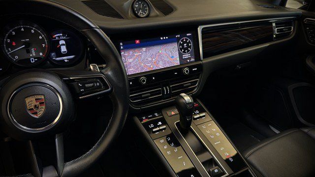 Used 2023 Porsche Macan S AWD/4WD image 8
