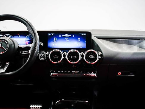 Used 2026 Mercedes-Benz GLA 250 image 12