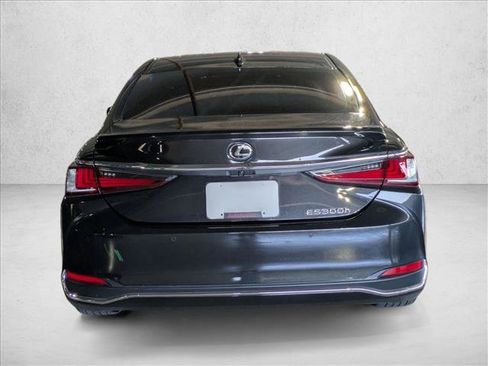 Used 2025 Lexus ES 300h w/ Premium Package FWD image 6