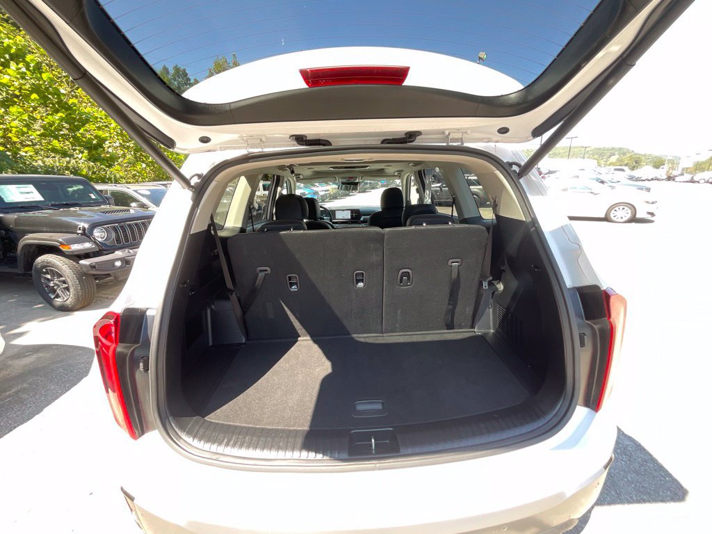 Used 2025 Kia Telluride S FWD image 27