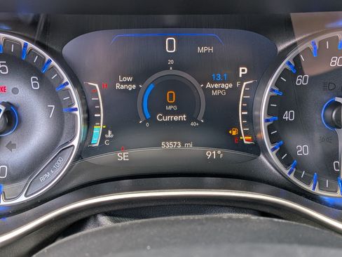 Used 2024 Chrysler Pacifica Touring-L FWD image 31