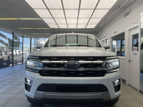 Used 2024 Ford Expedition Max Limited AWD/4WD image 2