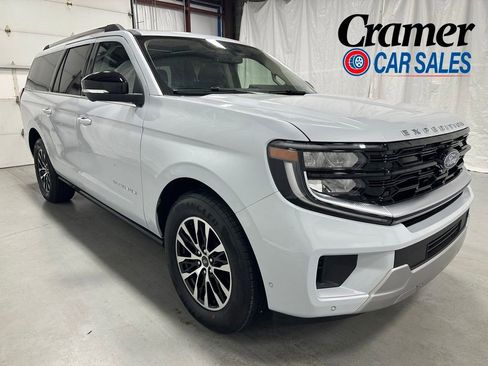 Used 2025 Ford Expedition Max Platinum AWD/4WD image 1