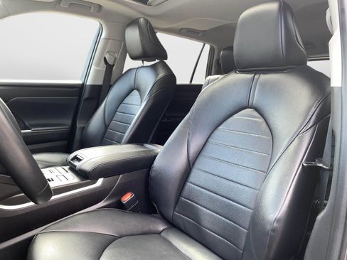 Used 2022 Toyota Highlander XLE AWD/4WD image 33