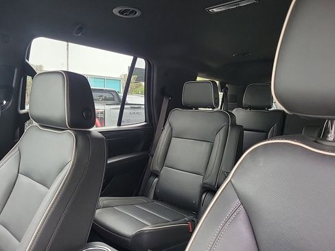 Used 2023 GMC Yukon SLT image 14