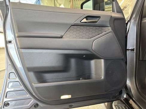 Used 2025 Lexus GX 550 w/ Cold Area Package AWD/4WD image 11