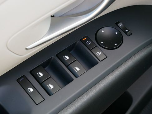 Certified 2025 Hyundai Tucson SE image 19