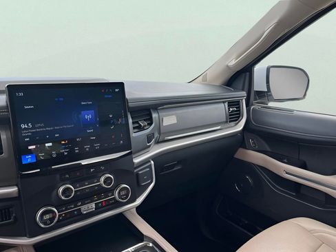 Certified 2024 Ford Expedition Max XLT image 15