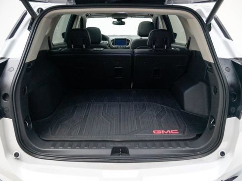 Used 2020 GMC Terrain Denali w/ Denali Premium Package FWD image 12