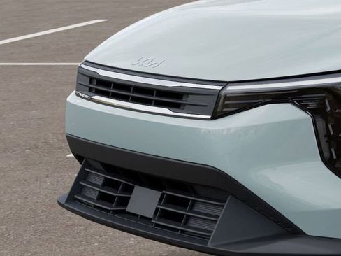 New 2025 Kia K4 LXS image 13