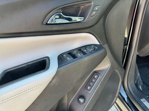 Used 2019 Chevrolet Equinox Premier FWD image 16