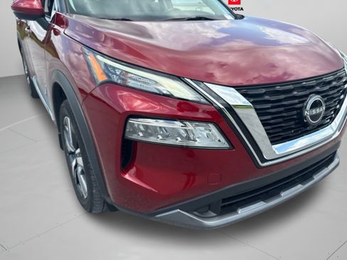 Used 2023 Nissan Rogue SL AWD/4WD image 2