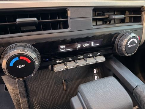 Used 2024 Toyota Tacoma SR image 21