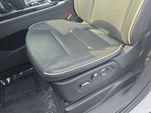 Certified 2026 Cadillac Escalade Sport w/ LPO, Floor Liner Package AWD/4WD image 32