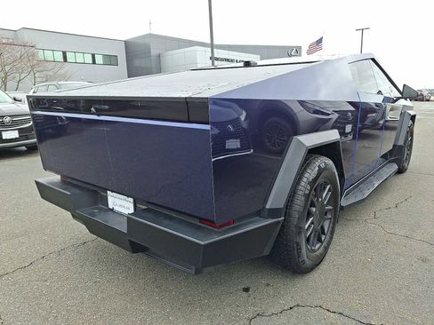 Used 2025 Tesla Cybertruck AWD Crew Cab image 4