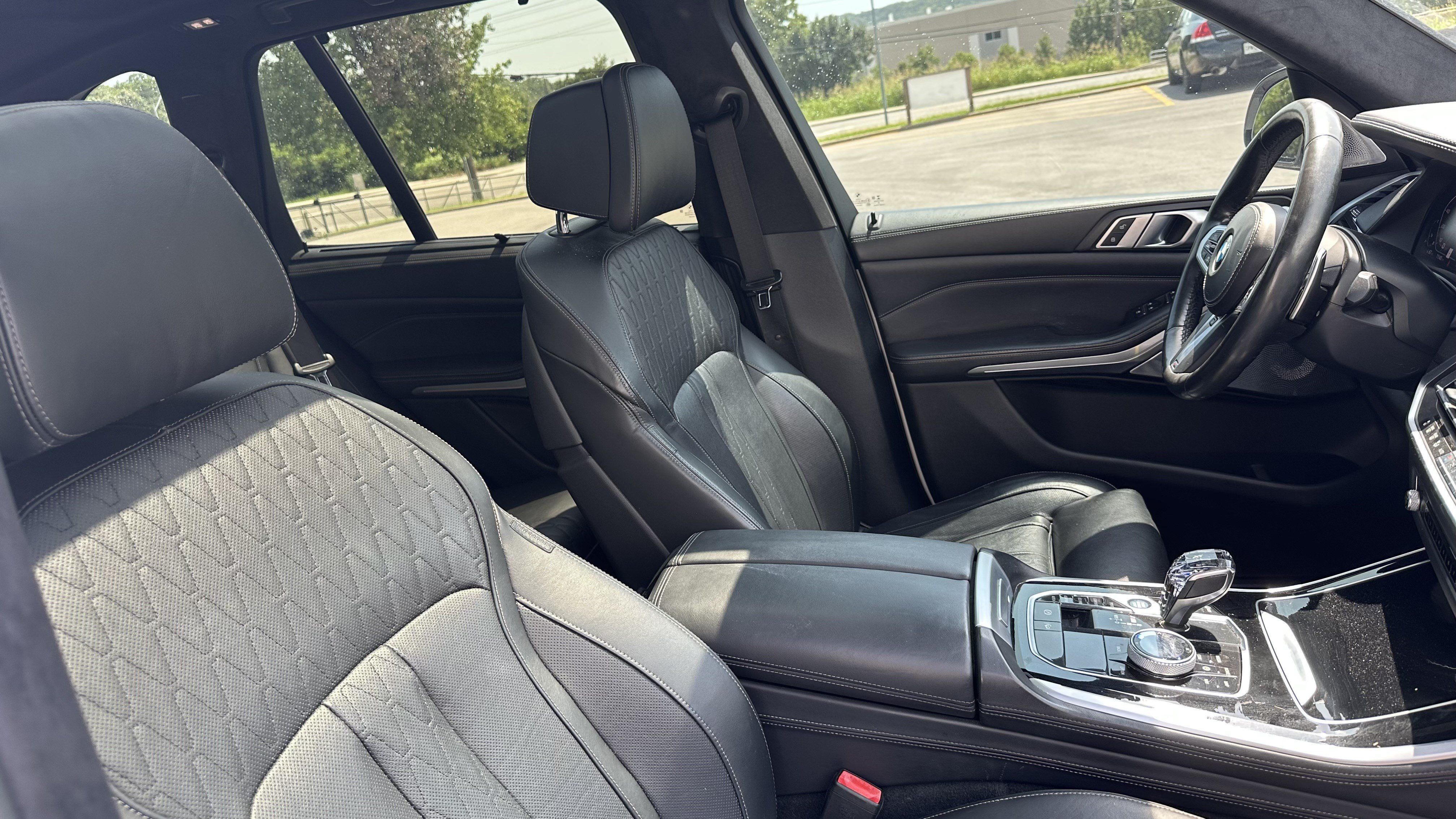 Used 2020 BMW X5 M50i AWD/4WD image 33