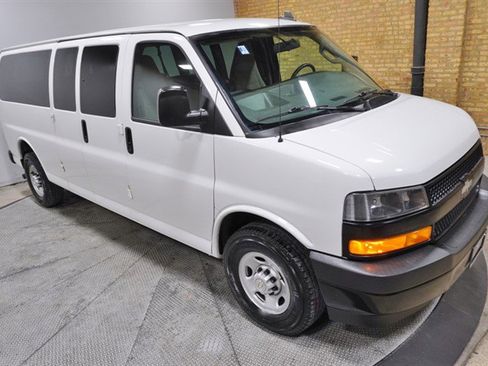 Used 2019 Chevrolet Express 3500 LS image 7