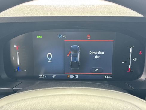 New 2025 Ford Maverick XL image 26