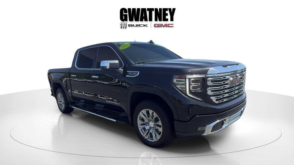 Used 2023 GMC Sierra 1500 Denali w/ Technology Package AWD/4WD image 3