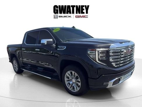 Used 2023 GMC Sierra 1500 Denali w/ Technology Package AWD/4WD image 3