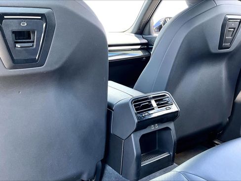 Used 2024 BMW 530i xDrive w/ Convenience Package AWD/4WD image 34