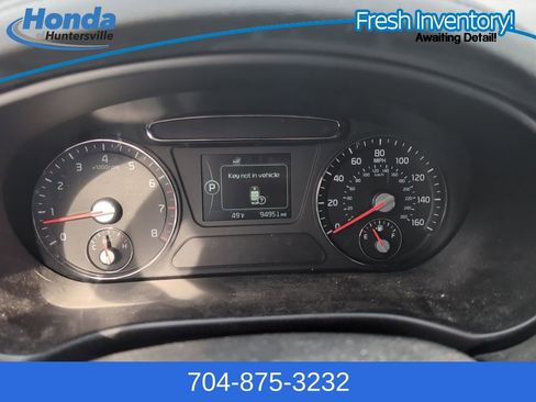 Used 2017 Kia Sorento LX w/ LX Convenience Package image 21