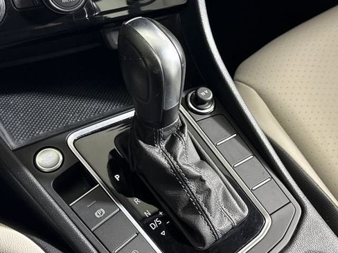 Used 2020 Volkswagen Jetta R-Line w/ R-Line Cold Weather Package image 25