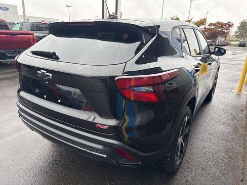 Used 2024 Chevrolet Trax RS w/ Driver Confidence Package image 6