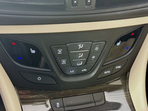 Used 2020 Buick Envision Preferred image 17