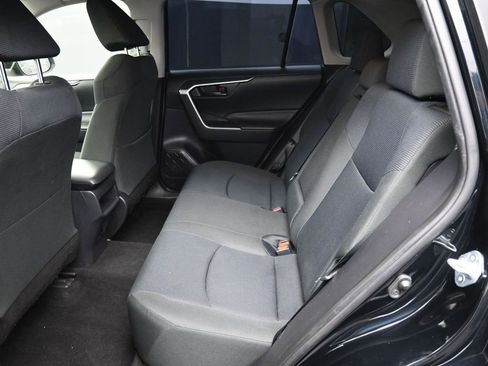 Used 2019 Toyota RAV4 LE image 20