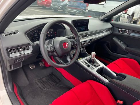 Used 2025 Honda Civic Type R image 9