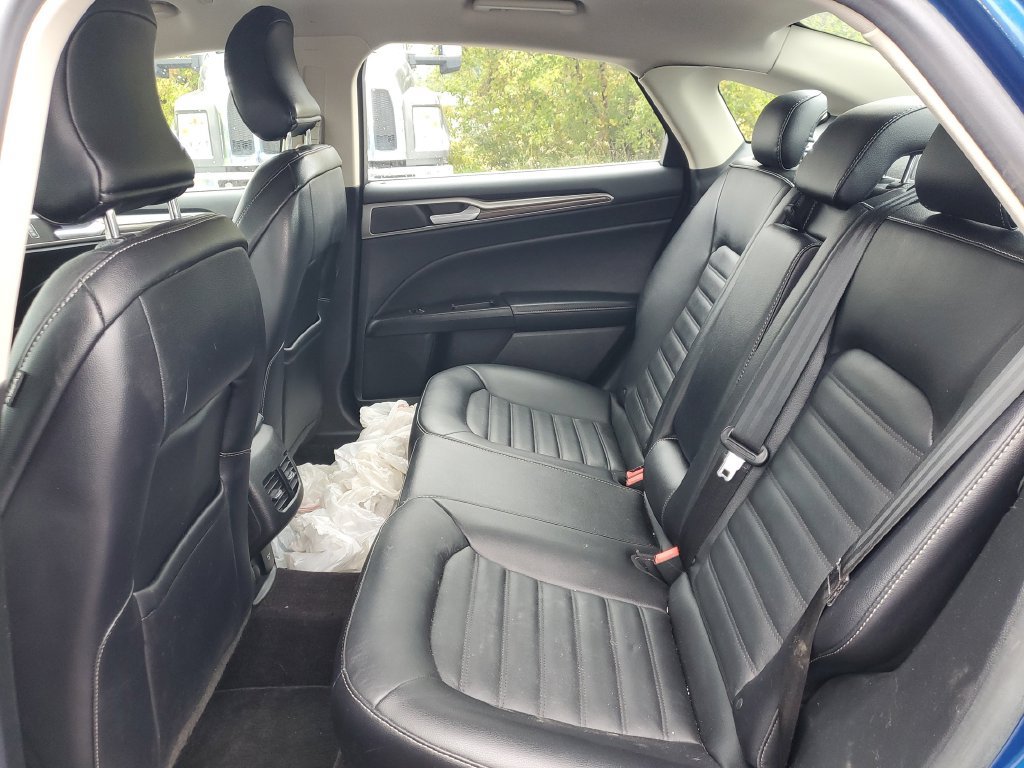 Used 2017 Ford Fusion SE w/ Equipment Group 602A FWD image 11