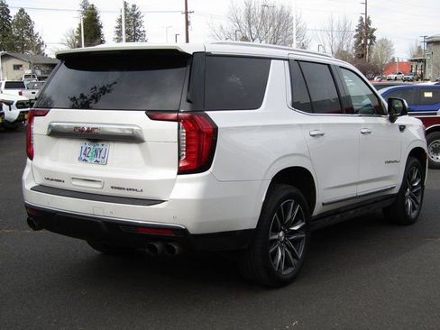 Used 2021 GMC Yukon Denali w/ Denali Premium Package image 5