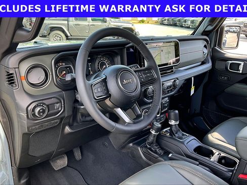 Used 2026 Jeep Gladiator Mojave AWD/4WD image 11
