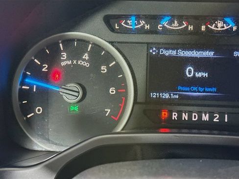 Used 2015 Ford F150 XLT w/ Equipment Group 302A Luxury RWD image 13
