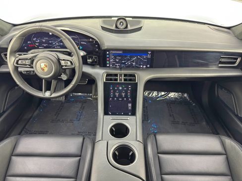 Used 2020 Porsche Taycan image 13