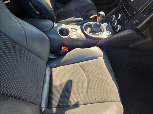 Used 2009 Nissan 370Z Touring image 25