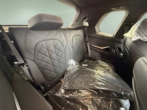 Used 2026 BMW X7 xDrive40i w/ M Sport Package image 34