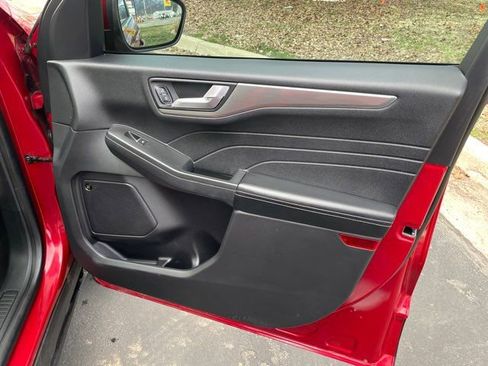 Used 2021 Ford Escape Titanium w/ Class II Trailer Tow Package image 22