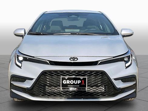 Used 2026 Toyota Corolla SE FWD image 4