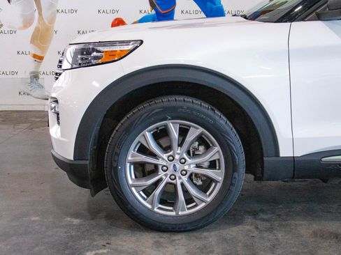 Used 2023 Ford Explorer XLT w/ Equipment Group 202A AWD/4WD image 15