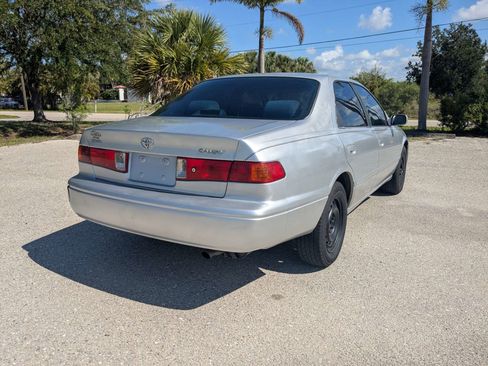 Used 2000 Toyota Camry FWD image 5