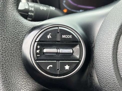 Used 2023 Kia Soul LX image 18