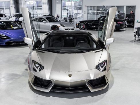 Used 2014 Lamborghini Aventador LP 700-4 AWD/4WD image 9