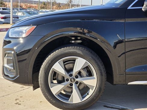 Used 2024 Audi Q5 2.0T Premium w/ Convenience Package image 5