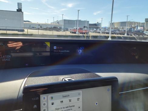 Used 2025 Lincoln Nautilus Reserve w/ Jet Appearance Package image 13