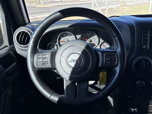 Used 2018 Jeep Wrangler Unlimited Sport w/ Connectivity Group image 16